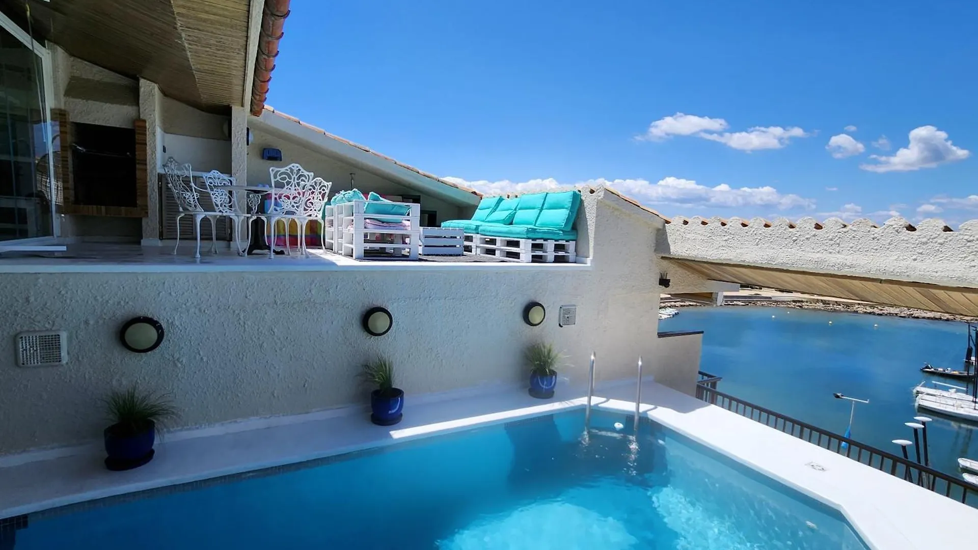 Oda ve Kahvaltı Solo Atico Guest Suites L' Escala