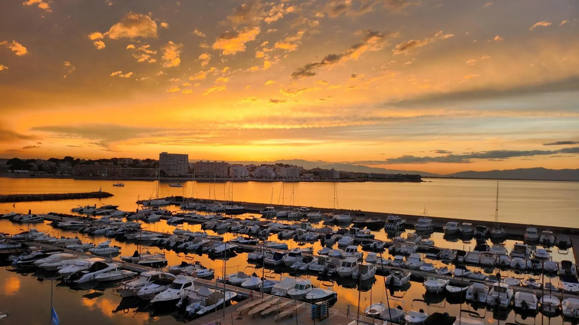 Solo Atico Guest Suites L'Escala Spain